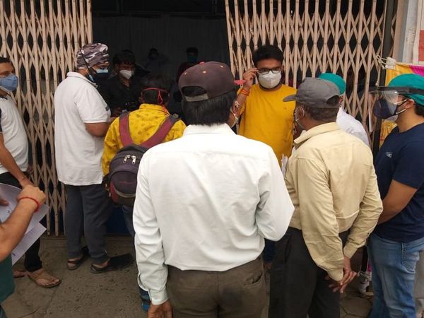 टीकाकरण के लिए एक ही सेंटर बनाया गया है।