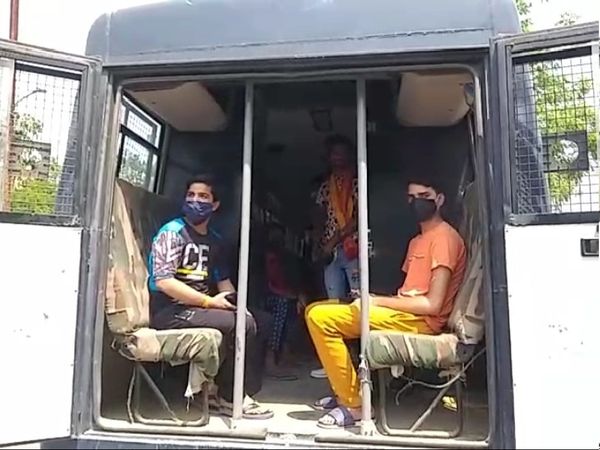 जननी एक्सप्रेस में मिली सवारी और शहर में बिना वजह घूमने वालों को सैंपल के लिए भेजा