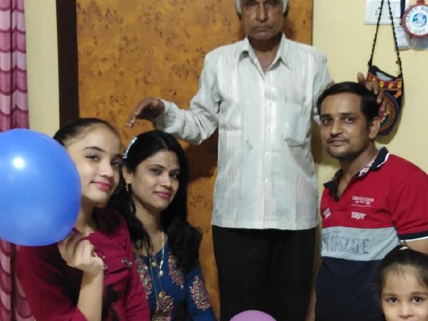 उर्वशी और उनके पति इस समय कोरोना पॉजिटिव पाए गए हैं। उर्वशी कहती हैं कि इस मदर्स डे पर बच्चों से दूर रहना पड़ेगा, लेकिन कोरोना के बीत जाने के बाद बच्चों को पूरा समय देंगे।