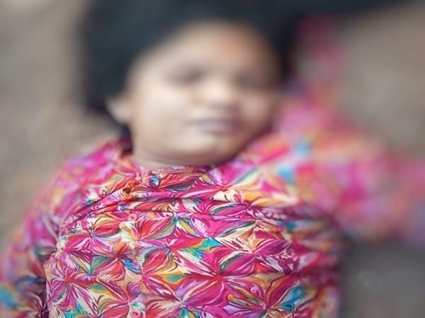 युवती के घर वालों ने पुलिस के पास आकर उसकी पहचान बताई।