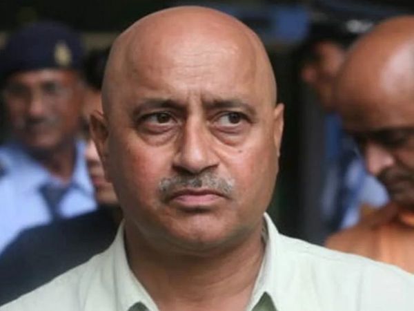 ओलिंपिक गोल्ड मेडलिस्ट हॉकी खिलाड़ी एमके कौशिक का दिल्ली में निधन हुआ।