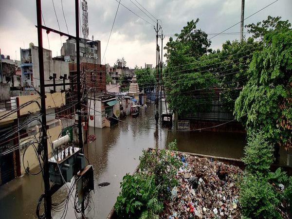 रायपुर के जल विहार कॉलोनी के हालात।