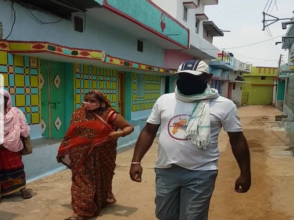 वह अपने पति को अच्छी तरह से काम करता है, वो अपने आप में बेहतर होता है।