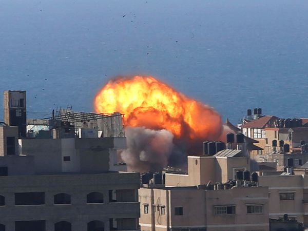 Israel Hamas War Latest Update; Gaza Strip News | Over 103 Killed In Violence After Fighting Escalates Between Israel And Hamas | इजराइल की ओर से एयरस्ट्राइक जारी; मरने वालों में 31 बच्चे, 950 से ज्यादा लोग घायल 5 Israel Hamas War Latest Update; Gaza Strip News | Over 103 Killed In Violence After Fighting Escalates Between Israel And Hamas | इजराइल की ओर से एयरस्ट्राइक जारी; मरने वालों में 31 बच्चे, 950 से ज्यादा लोग घायल - WPage - क्यूंकि हिंदी हमारी पहचान हैं