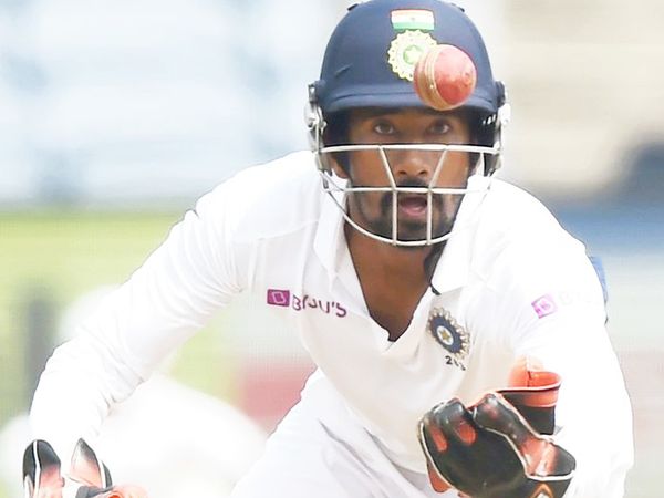 साहा ने अब तक 38 टेस्ट में 29.09 की औसत से 1251 रन बनाए हैं। उन्होंने अपना पिछला टेस्ट ऑस्ट्रेलिया के खिलाफ 2020 में खेला था।