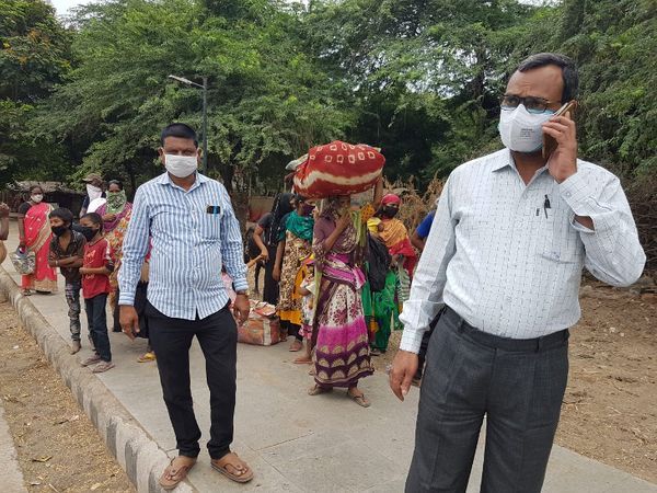 विस्थापित लोगों के लिए सोमनाथ में रहने व खाने-पीने की व्यवस्था की गई है।
