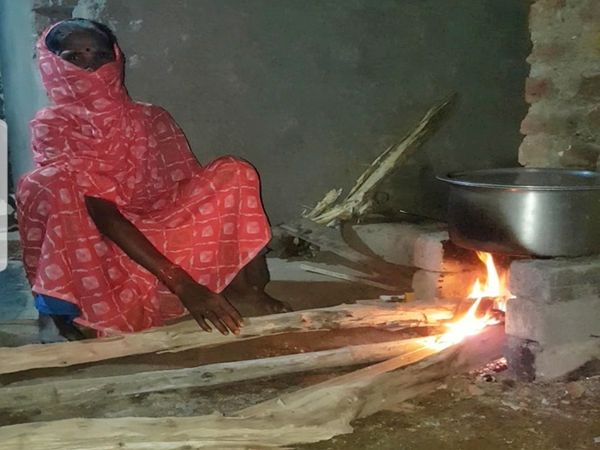 मुन्नी बाई की दिन हर बार ऐसा होता है।