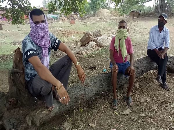 बेलौदी गांव के लोग इस तरह के संक्रमण के संक्रमण के समय हैं।