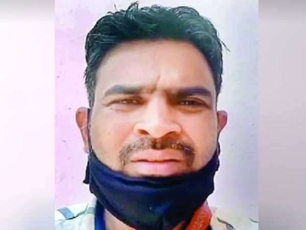 अनूप अग्रवाल, जिन्होंने पुलिस पर 70 हजार वसूली का आरोप लगाया है। पुलिस की जांच चल रही है। - Dainik Bhaskar