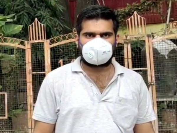 कपिल यादव ने पूर्व पार्षद पर घी का डिब्बा मांगने का आरोप लगाया।