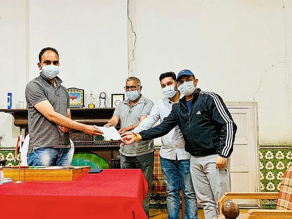 एसडीएम के माध्यम से व्यापार मंडल ने मुख्यमंत्री को ज्ञापन भेजा। - Dainik Bhaskar