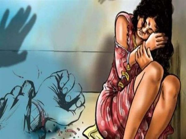 चंबा में एक नाबालिग लड़की के साथ उसके सौतेले बाप द्वारा यौनाचार करने का मामला सामने आया है। -सिंबॉलिक इमेज - Dainik Bhaskar