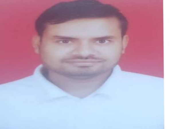 मृतक गुड्डू का मोबाइल खंगाल रही पुलिस - Dainik Bhaskar