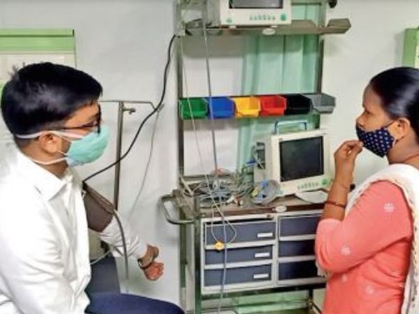 डॉक्टर और नर्स को वीडियो कॉल से दिल्ली एम्स के डॉक्टरों से ट्रेनिंग दिलाई गई। 72 घंटे बाद ही आईसीयू और वेंटिलेटर शुरू हो गए। - Dainik Bhaskar