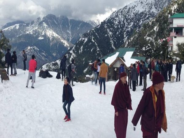 पर्यटन संबंधी गतिविधियों के कोरोना महामारी के कारण पूरी तरह से बंद होने के कारण भविष्य को लेकर चिंतित हैं। - Dainik Bhaskar