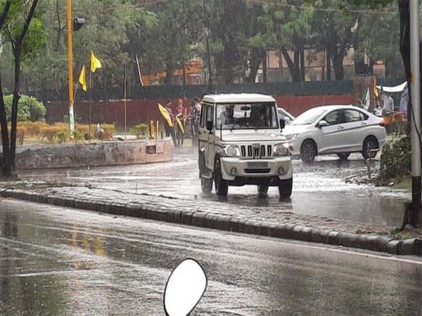 बारिश करीब 15 से 20 मिनट तक हुई