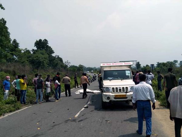 प्रकाश महतो, बाबू चंद्र महतो का इकलौता बेटा था।