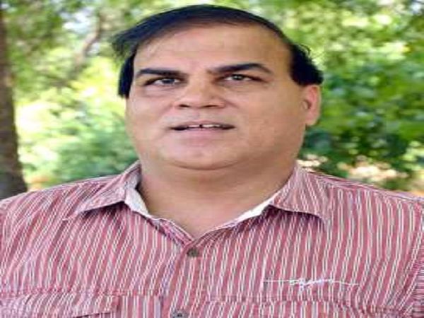 राज्य सरकार से मांग: रणजी के पूर्व क्रिकेटर ने कहा- दिव्यांगों के लिए अलग से वैक्सीनेशन सेंटर की स्थापना करें 15 णजी के पूर्व क्रिकेटर संजय भाटिया। - Dainik Bhaskar