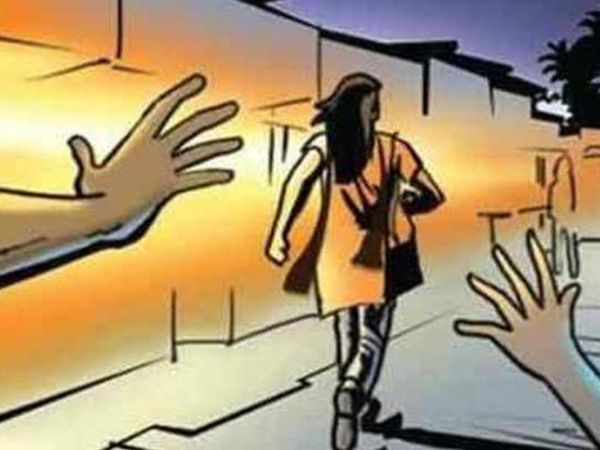 छेड़छाड़ की शिकायत: महिला कर्मचारी ने कंपनी मालिक व आईटी सीनियर पर वेतन नहीं देने और छेड़छाड़ करने का लगाया आरोप 17 प्रतीकात्मक फोटो - Dainik Bhaskar