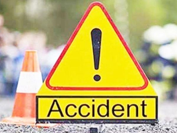 रफ्तार का कहर: स्कूटी सवार दम्पति को कार ने मारी टक्कर, दोनों की मौत 13 रफ्तार का कहर: स्कूटी सवार दम्पति को कार ने मारी टक्कर, दोनों की मौत 13