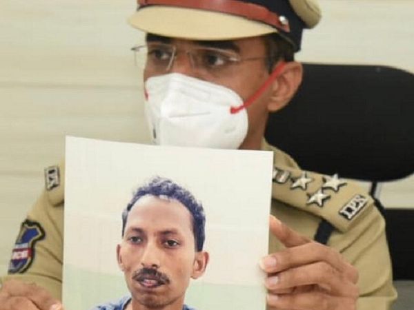 पूछताछ में सोबराय ने बताया कि कई लीडर और नक्सली कोरोना संक्रमण की चपेट में हैं, लेकिन उन्हें इलाज कराने के लिए बाहर जाने नहीं दिया जा रहा है।