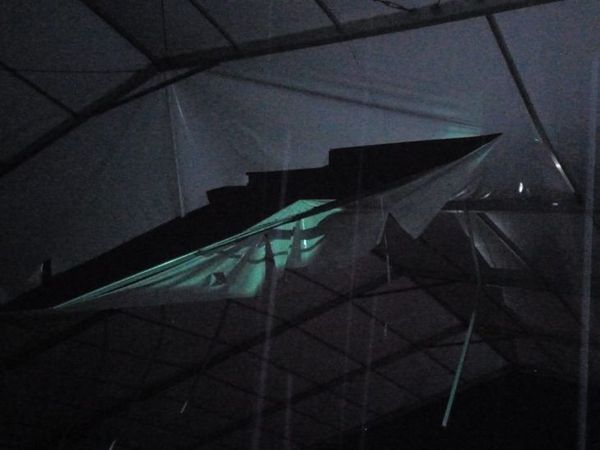 पिछले गुरुवार को भी आंधी से फट गई थी छत।