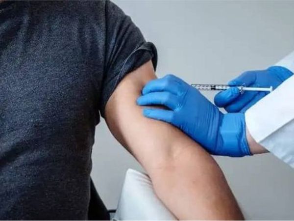 इजरायल के स्वास्थ्य मंत्रालय ने बुधवार को एक बयान में कहा कि अगले सप्ताह से कोरोनावायरस के खिलाफ 12 से 15 वर्ष की आयु के किशोरों का टीकाकरण शुरू करेगा। - Dainik Bhaskar