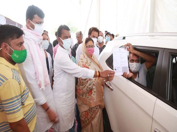 मंत्री सिलावट, विधायक मालिनी गौड़ और गौरव रणदिवे सहित निगम के अधिकारी मौजूद रहे।