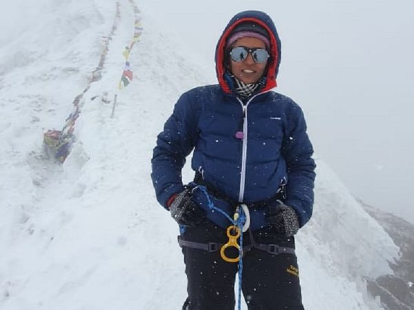 नैना की इस जीत में भी बड़ा हाथ प्रदेश की एक अन्य बेटी याशी का भी है। जो खुद तो इस ऊंचाई की लड़ाई में पिछड़ गई, लेकिन उनकी खेल भावना ने बेटियों को जीत दिला दी।