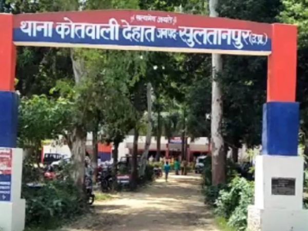 सूत्रों का कहना है कि मामला प्रेम प्रसंग का है। जल्द ही पुलिस इस हत्याकांड का खुलासा कर सकती है। - Dainik Bhaskar