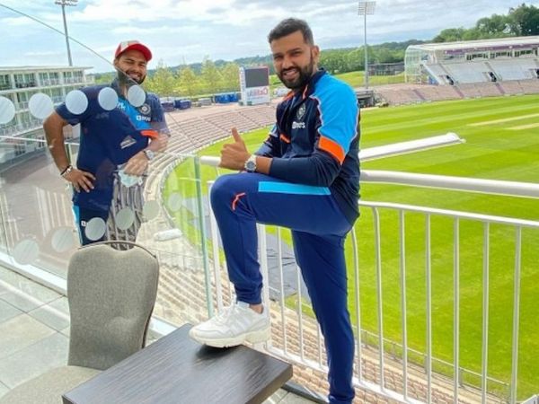 रोहित शर्मा ने विकेटकीपर बल्लेबाज ऋषभ पंत के साथ ग्राउंड व्यू की तस्वीर पोस्ट की है। - Dainik Bhaskar