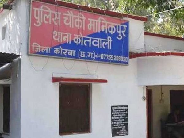 कोरबा के दादरखुर्द इलाके में रहने वाली महिला का संबंध उसके पड़ोस में ही रहने वाले उससे 16 साल छोटे लड़के से था। दोनों 25 मई को भाग गए थे। - Dainik Bhaskar