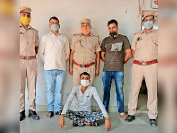 पुलिस ने किया हत्या का खुलासा:ताऊ ने ही भतीजे से चलवाई थी पैरों में गोली, लेकिन वो पीठ में लगने से हो गई थी मौत