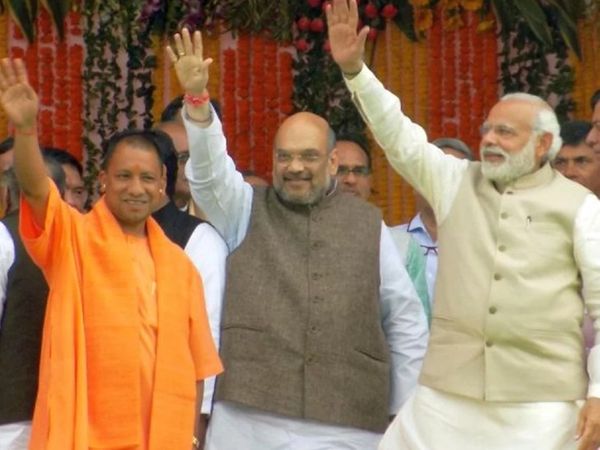 मुख्यमंत्री योगी आदित्यनाथ शुक्रवार को प्रधानमंत्री नरेंद्र मोदी से मुलाकात करेंगे। (फाइल फोटो) - Dainik Bhaskar