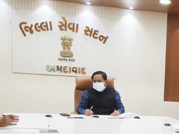 अहमदाबाद जिला कलेक्टर संदीप सांगले।