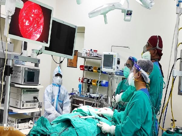 IGIMS में डॉक्टरों की टीम ने 3 घंटे के ऑपरेशन में ब्लैक फंगस को मरीज के ब्रेन से बाहर निकाल दिया। - Dainik Bhaskar