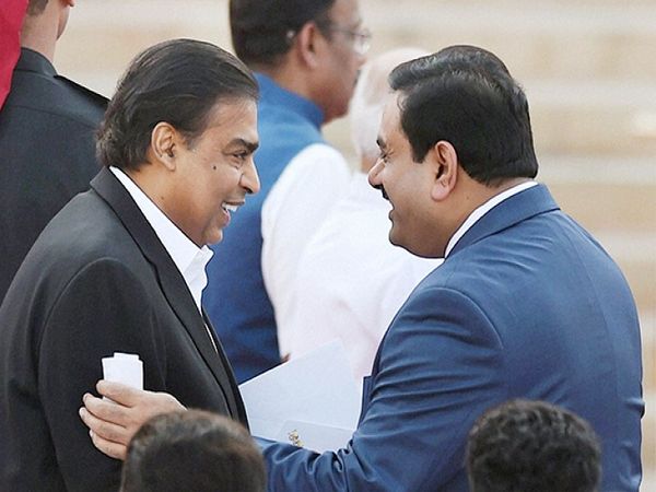 ब्लूमबर्ग बिलिलेनियर्स इंडेक्स के मुताबिक अंबानी नेटवर्थ बढ़कर 84 अरब डॉलर हो गई है। -फाइल फोटो - Dainik Bhaskar
