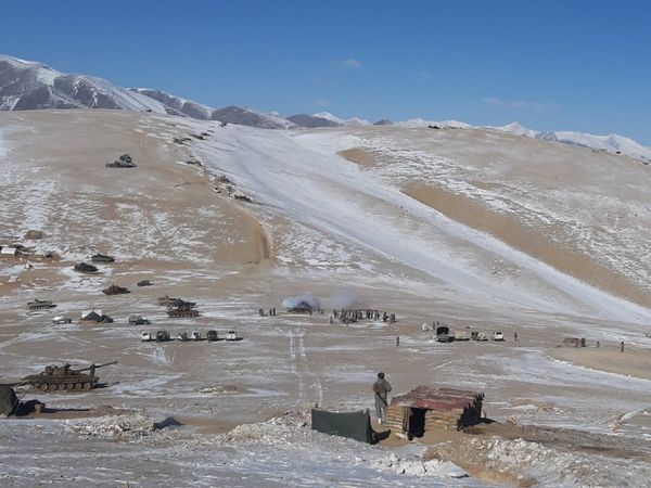 LAC पर विवादित इलाके से पीछे हटने के समझौते के बाद चीनी सैनिकों ने लेक के पास बनाए अपने बंकर तोड़ दिए थे।
