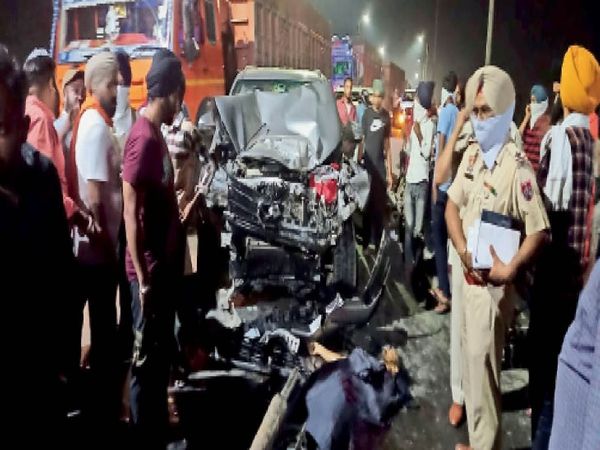 रात करीब 10 बजे हादसा हुआ। - Dainik Bhaskar