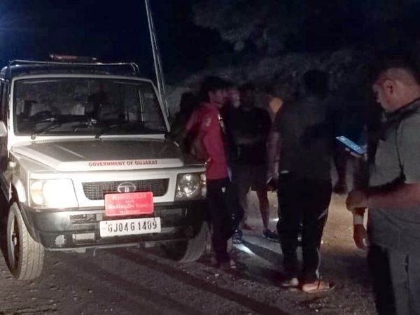जिस तालाब में बच्चे डूबे, वह इसी साल नहर से भरा है।