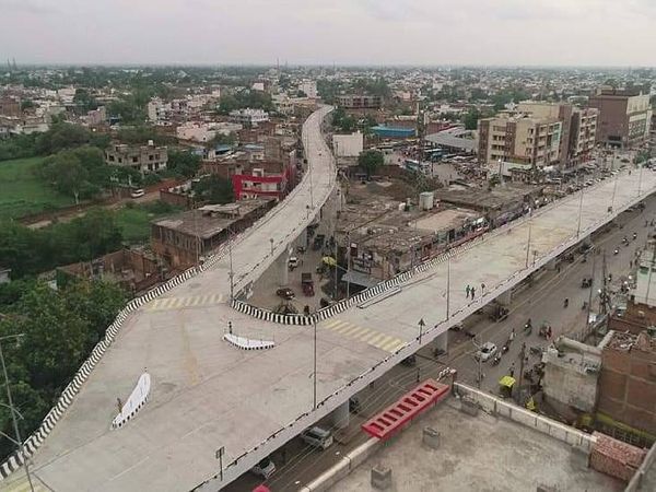 फ्लाईओवर ब्रिज का त्रिवेणी पुल।