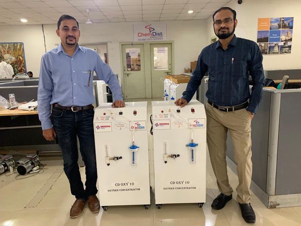 डॉ सुनील ढोले और डॉ तुषार वाघ ने बताया कि बड़े पैमाने पर कंसंट्रेटर बनाने के लिए कंपनी ने पुणे में यूनिट बनाई है।