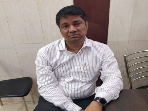 अलवर मेडिकल कॉलेज की भर्ती में घूस: नियुक्ति करने वाली कंपनी के मालिक व ड्राइवर को ACB ने किशनगढ़ से पकड़ा; 15 लाख नकद बरामद, रिश्वत लेकर कर रहे थे नियुक्तियां