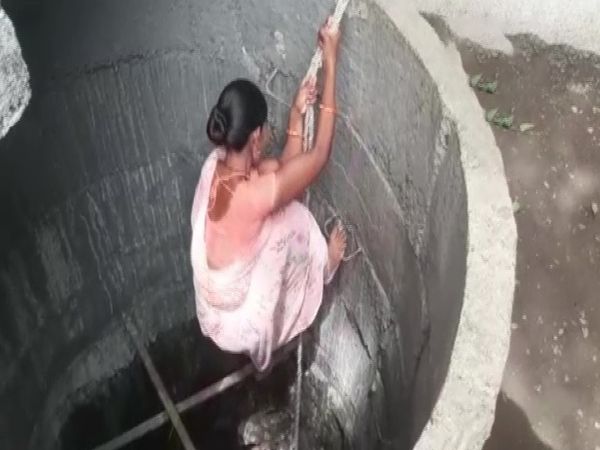 पूरे गांव की प्यास बुझाने के लिए 40 से 50 फीट गहरा कुंआ खोदना पड़ेगा।