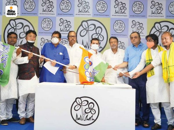 गंगा प्रसाद शर्मा मुकुल रॉय की मौजूदगी में TMC में शामिल हुए।