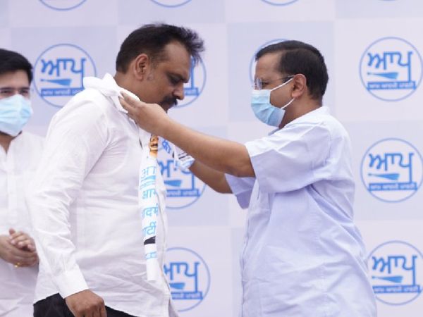 2017 के पंजाब विधानसभा चुनाव में भी कुंवर को AAP में लाने की कोशिश हुई थी, लेकिन उनकी मार्गदर्शक मानी जाने वाली अमृतसर की एक पूर्व मंत्री ने उन्हें रोक लिया था। - Dainik Bhaskar