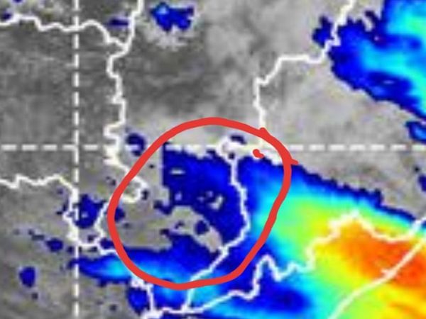 मौसम विभाग की ओर से जारी इस तस्वीर में लाल घेरे में बस्तर संभाग का भारी बरसात की संभावना वाला क्षेत्र दिखाया गया है।
