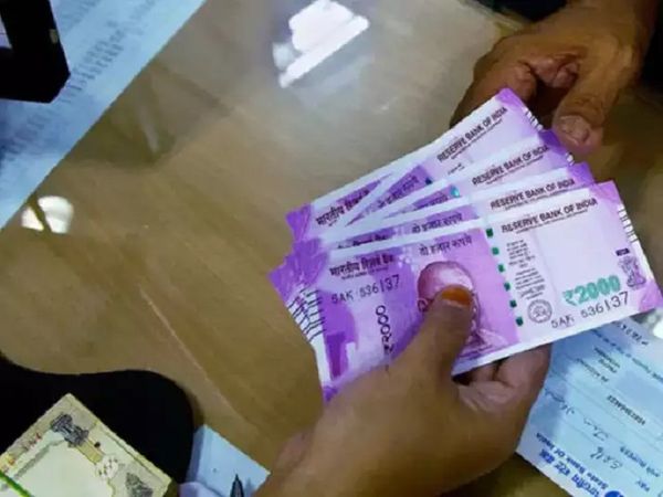 5 साल में लोन लिया हुआ पैसा लौटाना होगा वापस। (प्रतीकात्मक फोटो) - Dainik Bhaskar