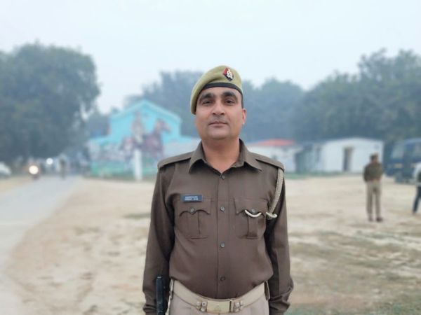 सिपाही राधेश्याम यादव पुलिस में भर्ती होने से पहले आर्मी में थे।- फाइल फोटो - Dainik Bhaskar