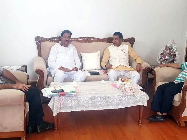 फरीदाबाद। पृथला क्षेत्र की बिजली समस्याओं को लेकर विधायक ने मंत्री से मुलाकात की। - Dainik Bhaskar